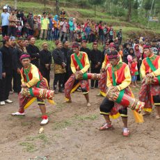 UPACARA ADAT BARITAN DI BUKIT BRAKSINTO TAHUN 2017
